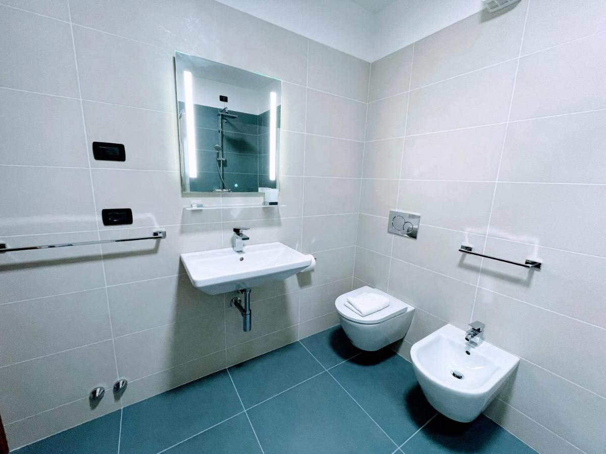 Appartamento Lombardi Riva del Garda Ngoại thất bức ảnh
