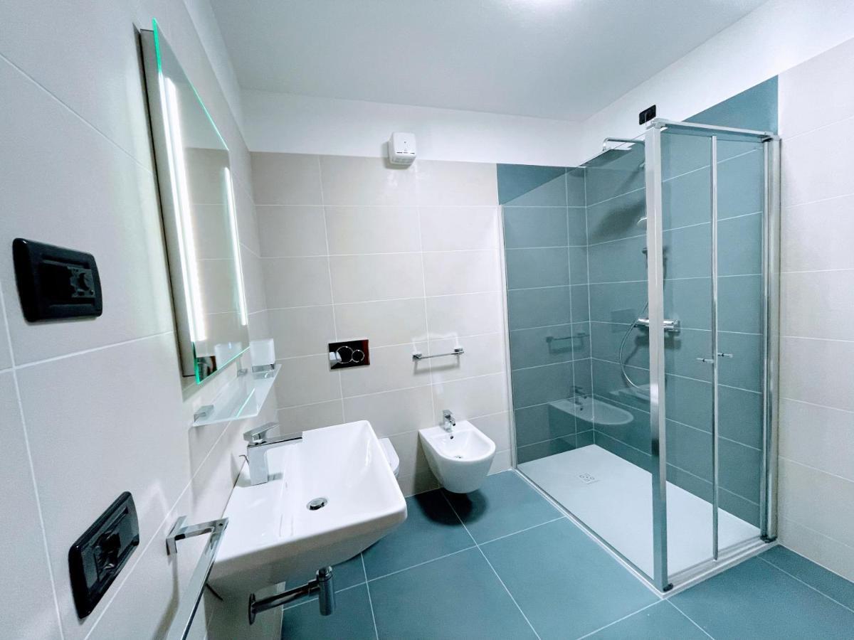 Appartamento Lombardi Riva del Garda Ngoại thất bức ảnh