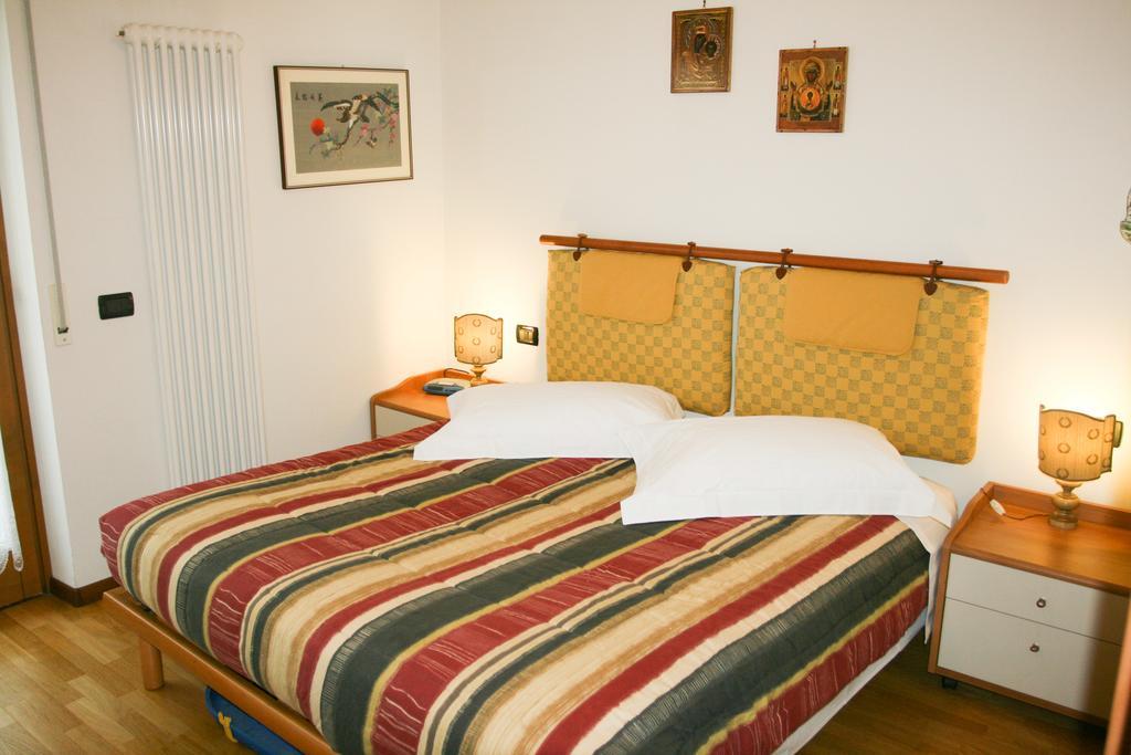 Appartamento Lombardi Riva del Garda Phòng bức ảnh
