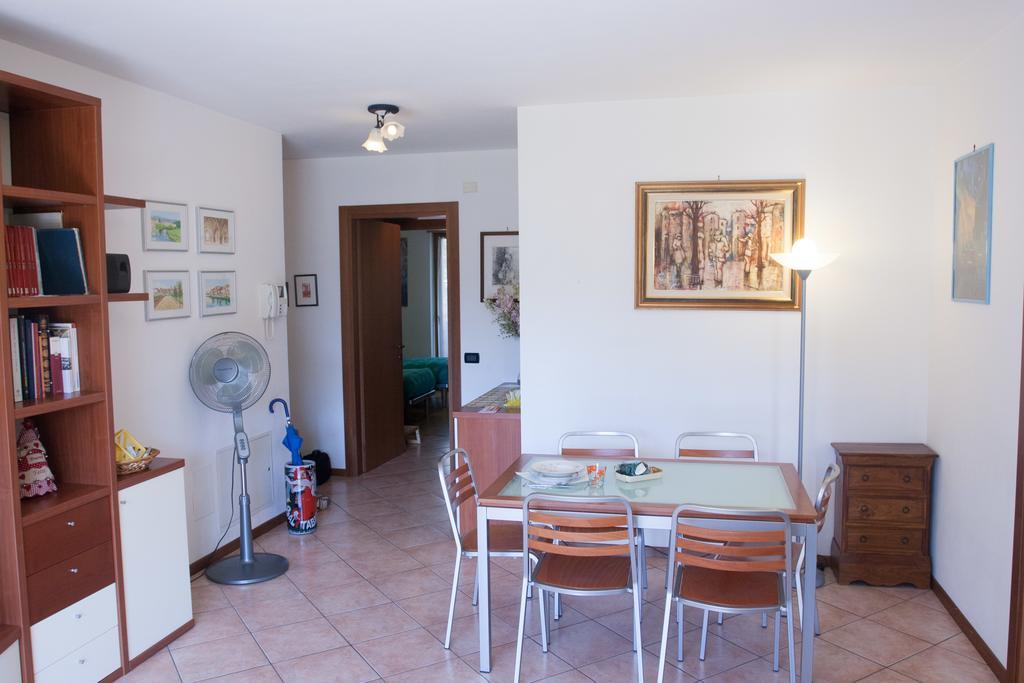 Appartamento Lombardi Riva del Garda Phòng bức ảnh