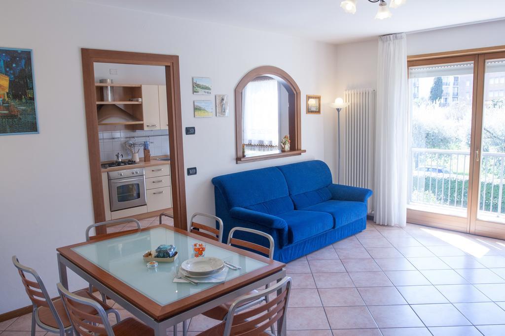 Appartamento Lombardi Riva del Garda Phòng bức ảnh